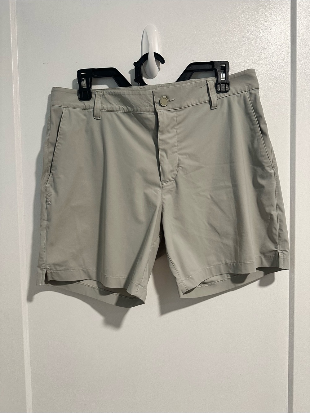 Rhone, Men's Flat Front Performance Shorts - Light Gray